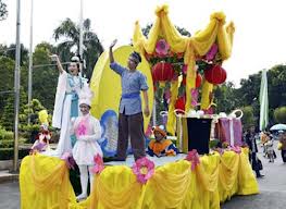 ບຸນວັນເພັງເດືອນ 8 ຂອງເດັກນ້ອຍຢູ່ທ້ອງຖິ່ນຕ່າງໆ